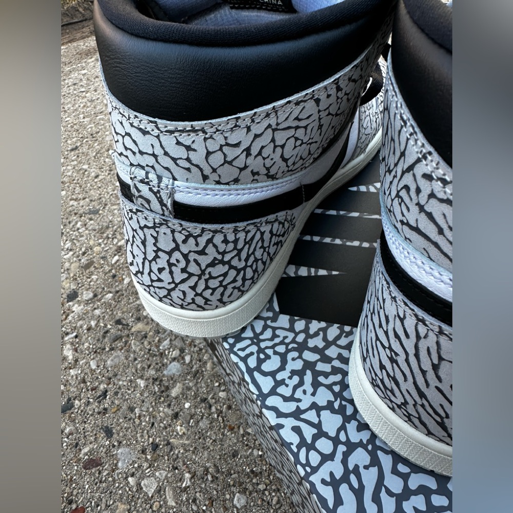 Air Jordan 1 Retro OG High Cement Elephant Print DZ5485-052 Men's - Picture 5 of 16